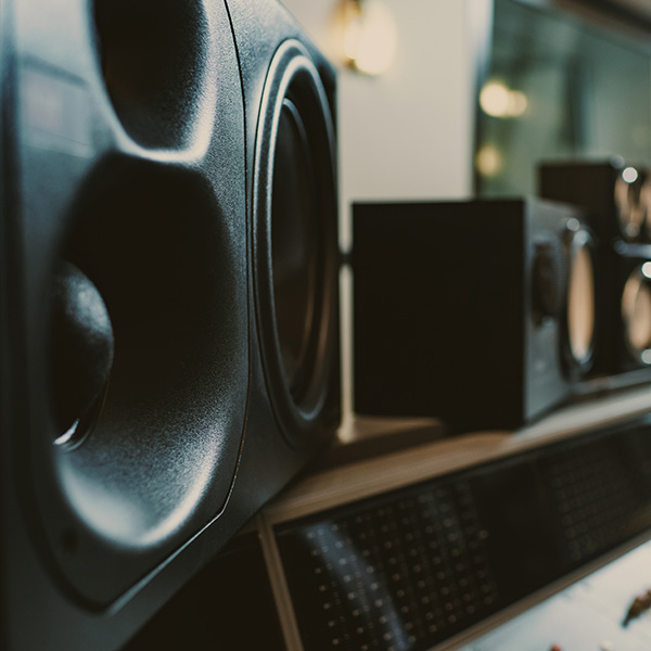 1 metre XLR to XLR mic cable, black cable, nickel plated connectors